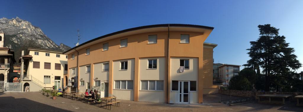 Ostello Della Gioventu Benacus Riva del Garda Luaran gambar