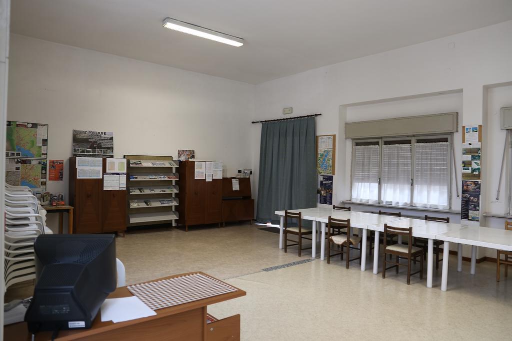 Ostello Della Gioventu Benacus Riva del Garda Luaran gambar