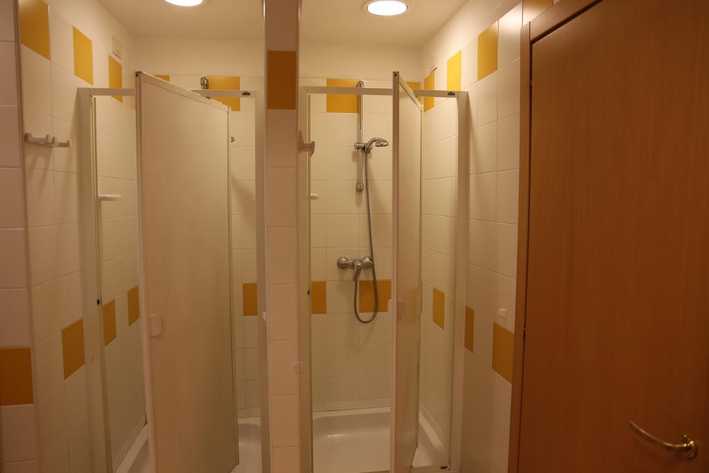Ostello Della Gioventu Benacus Riva del Garda Luaran gambar
