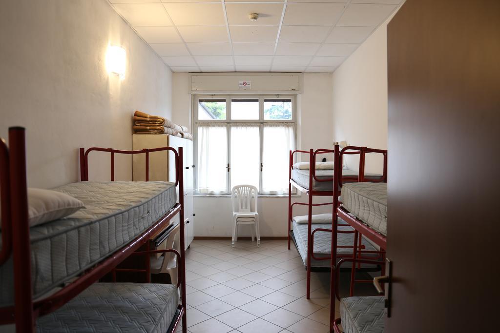 Ostello Della Gioventu Benacus Riva del Garda Luaran gambar
